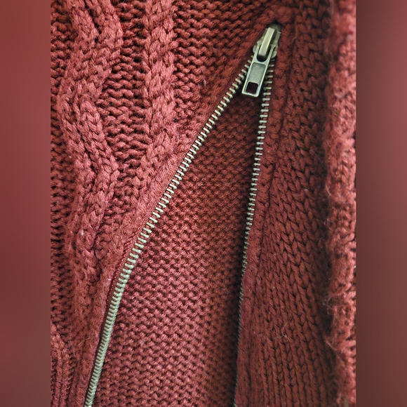 Jolt Sweater size Medium - Picture 7 of 11